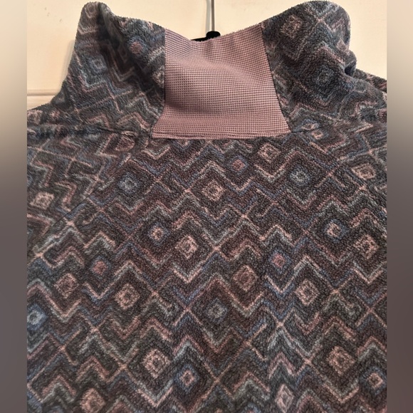 Soft Columbia Pullover - Picture 3 of 6